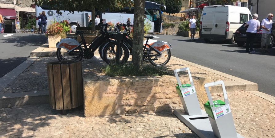 bornes de recharge pour vélos électriques Base des Eyzies