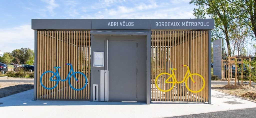 Abri vélo sécurisé ALTAO Spacio en version solaire à Bordeaux Métropole