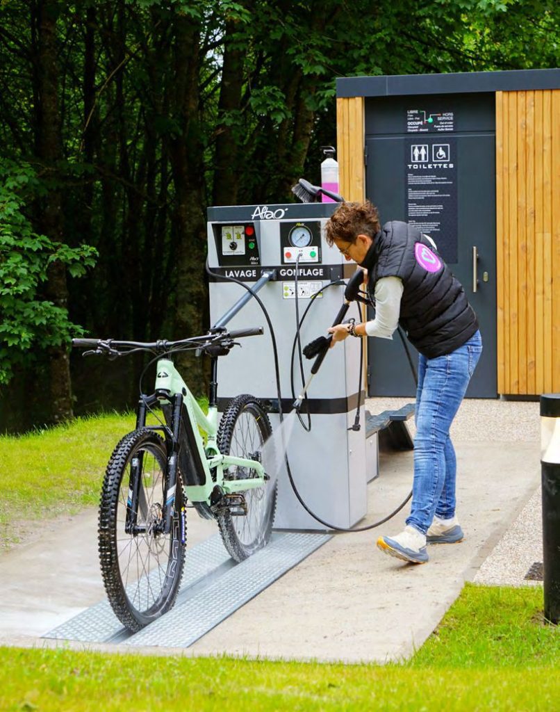 station de lavage, gonflage et réparation ALTAO Modulo pour vélo ou VTT à Remiremont