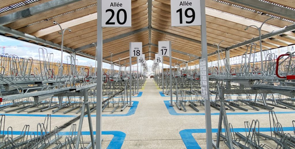 racks de stationnement vélo Optima V10 installé dans le parking vélos sécurisé de la Gare du Nord par Altinnova