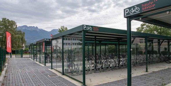 Stationnement vélo ALTAO® Open au collège Jean Monnet à Saint-Jorioz, Haute-Savoie