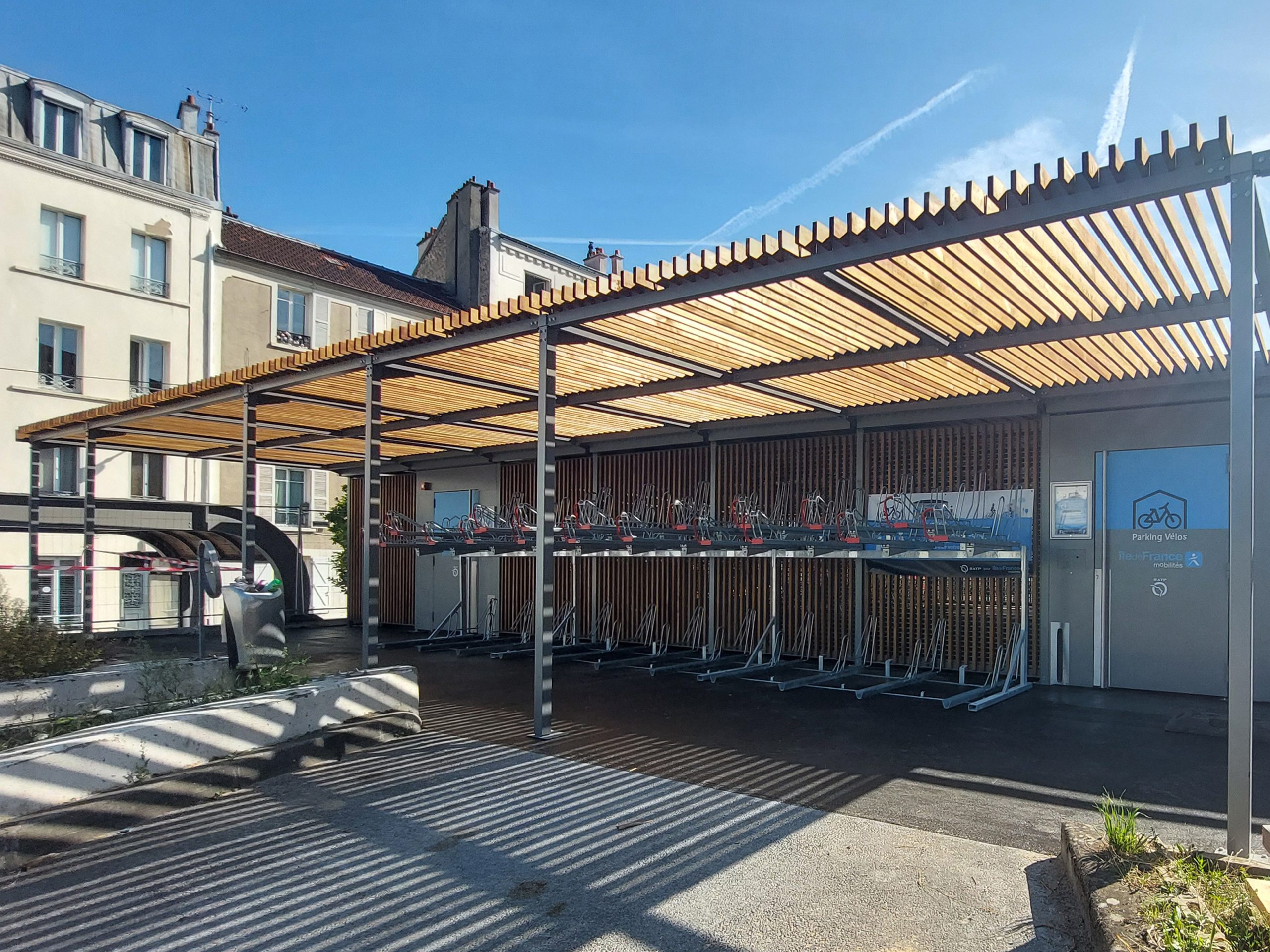 entrée de la vélostation inauguré en gare de Vincennes